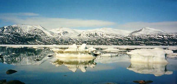 Qikiqtarjuaq shoreline